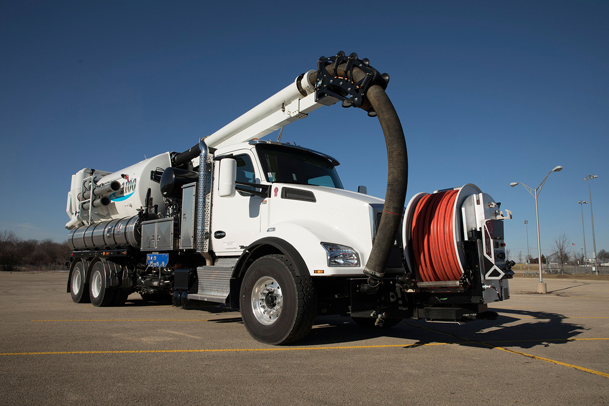 Vactor 2100i Combination Sewer Cleaner industrial automotive design